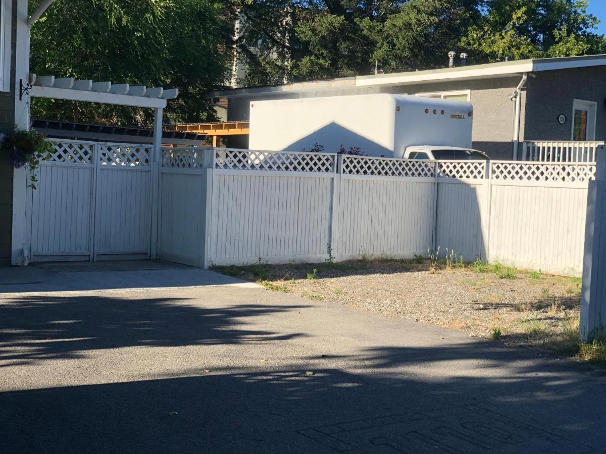 Cheerful Home Close To Downtown Kelowna Exteriör bild