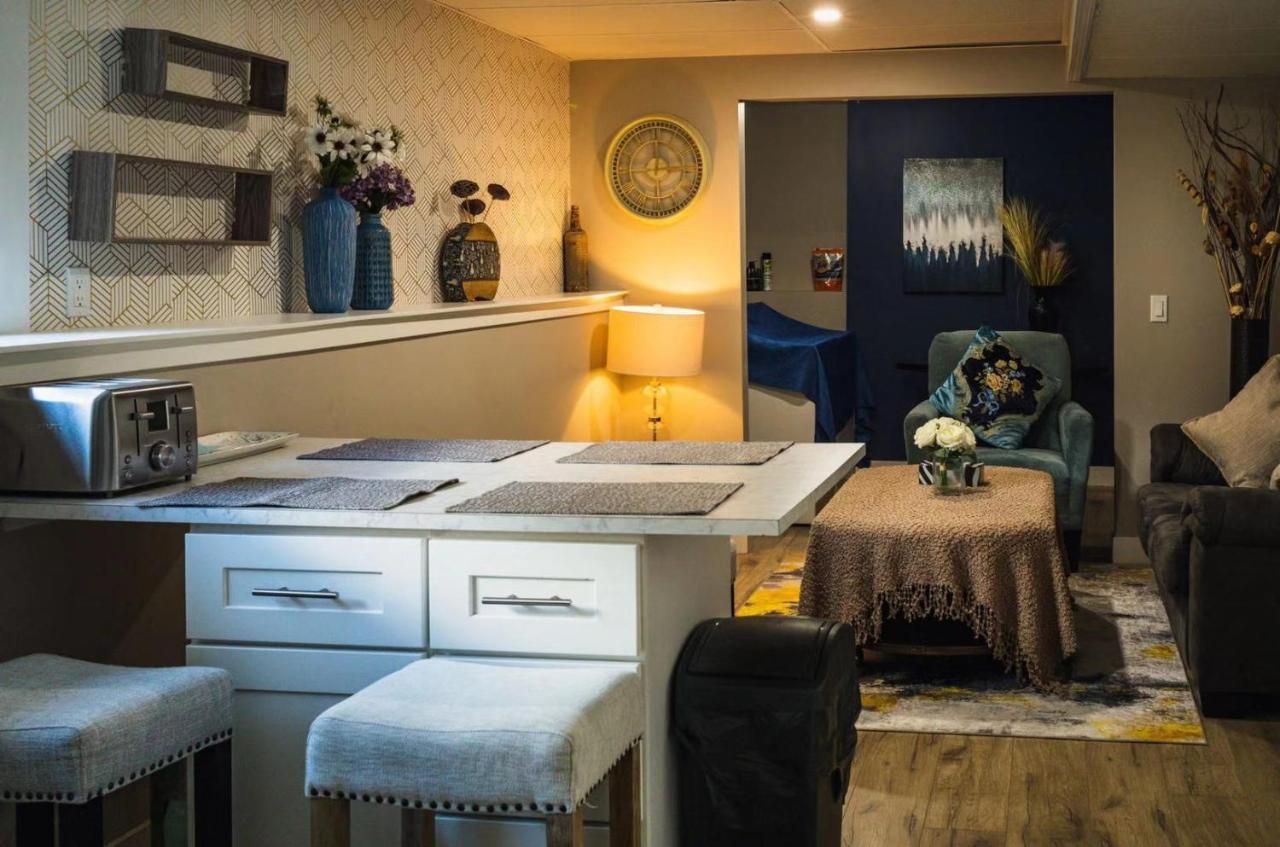 Cheerful Home Close To Downtown Kelowna Exteriör bild